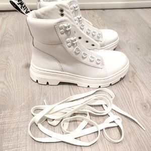 Dr. Marten Combat Boots